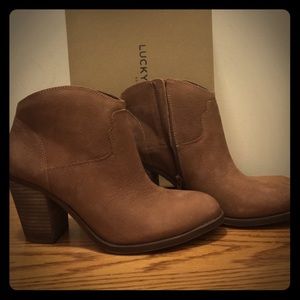 Lucky Brand Western Eller Booties, Toffee, 10M
